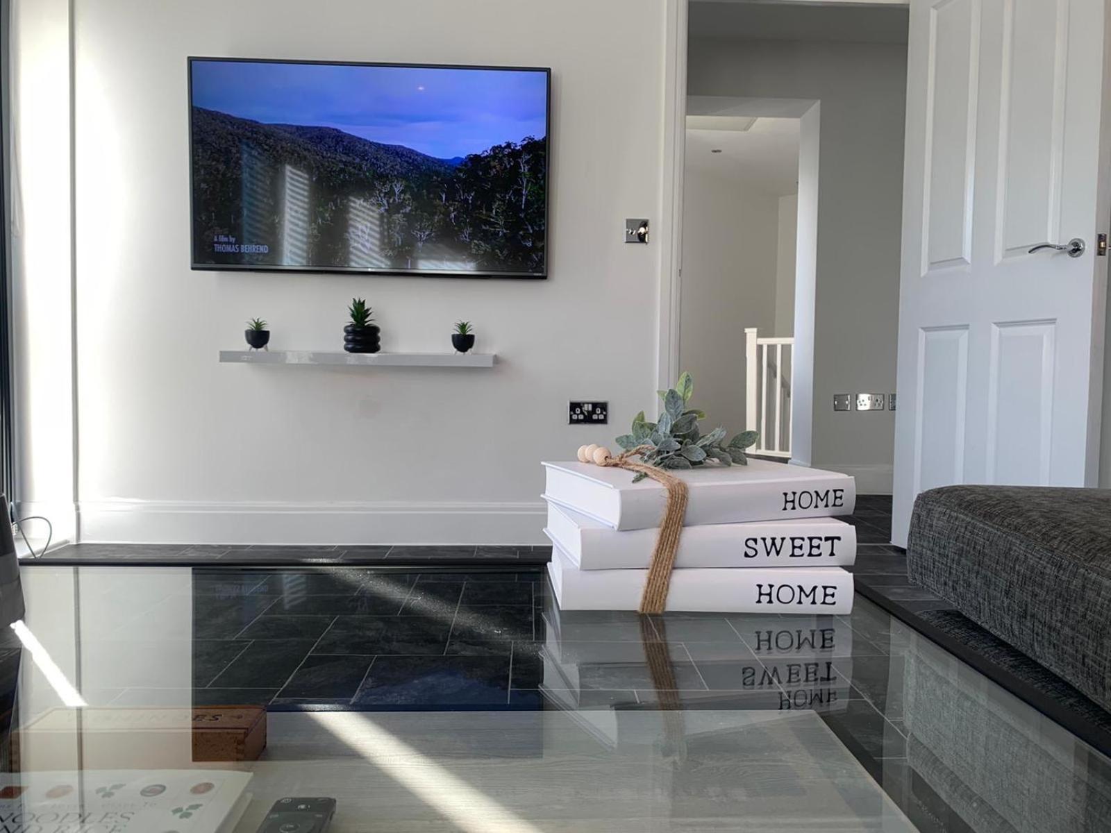 Luxury 2 Bedroom Northampton Townhouse With Balcony Εξωτερικό φωτογραφία