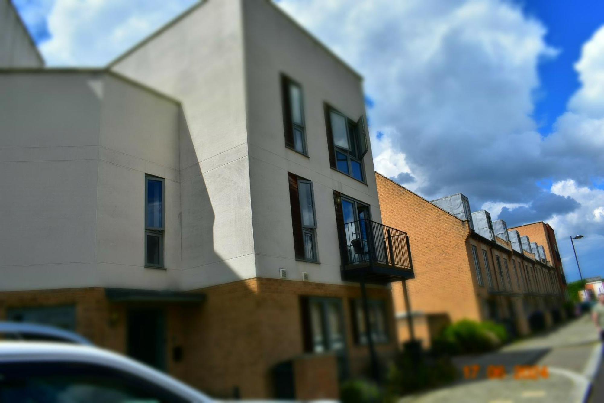 Luxury 2 Bedroom Northampton Townhouse With Balcony Εξωτερικό φωτογραφία