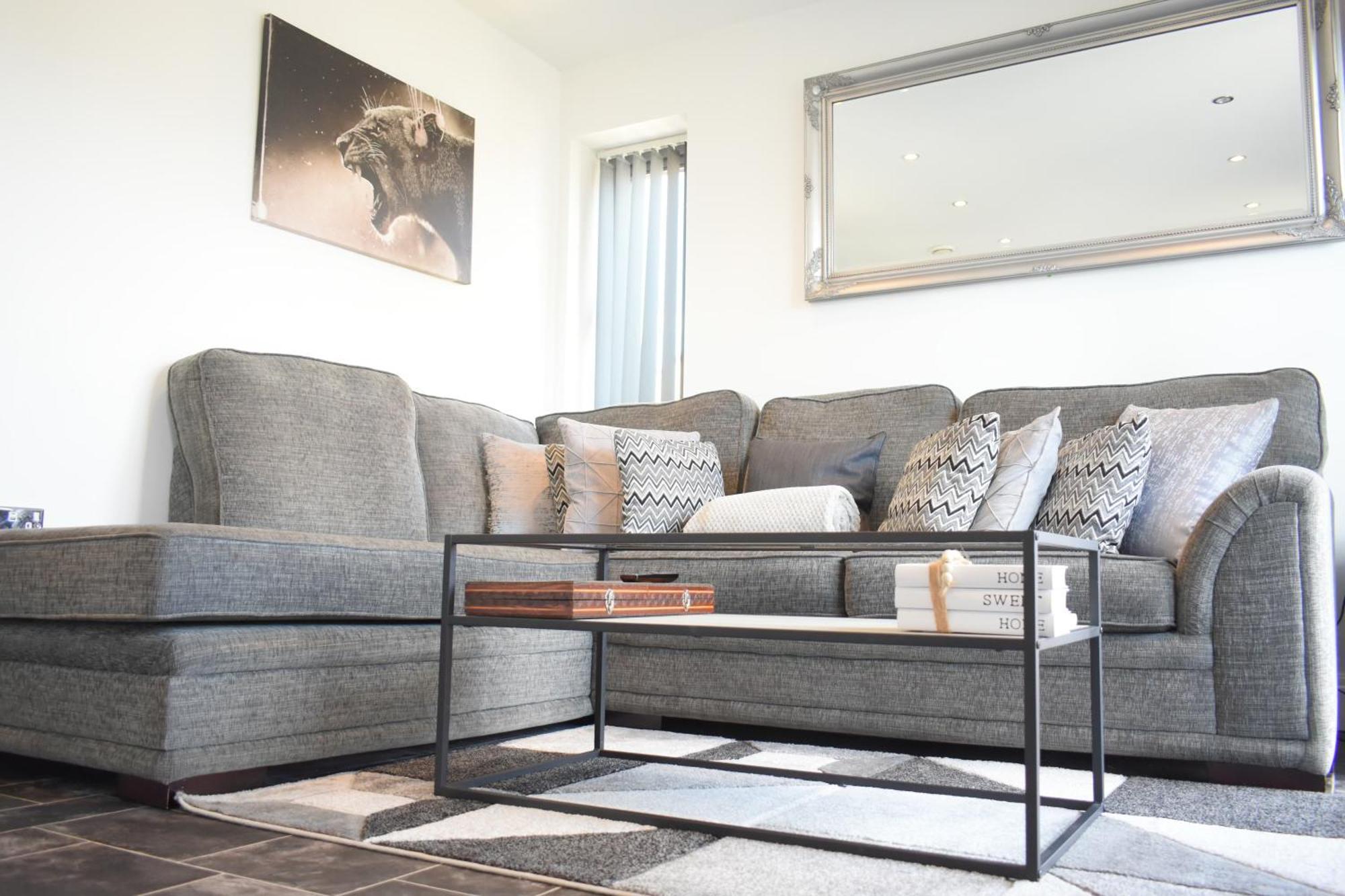 Luxury 2 Bedroom Northampton Townhouse With Balcony Εξωτερικό φωτογραφία