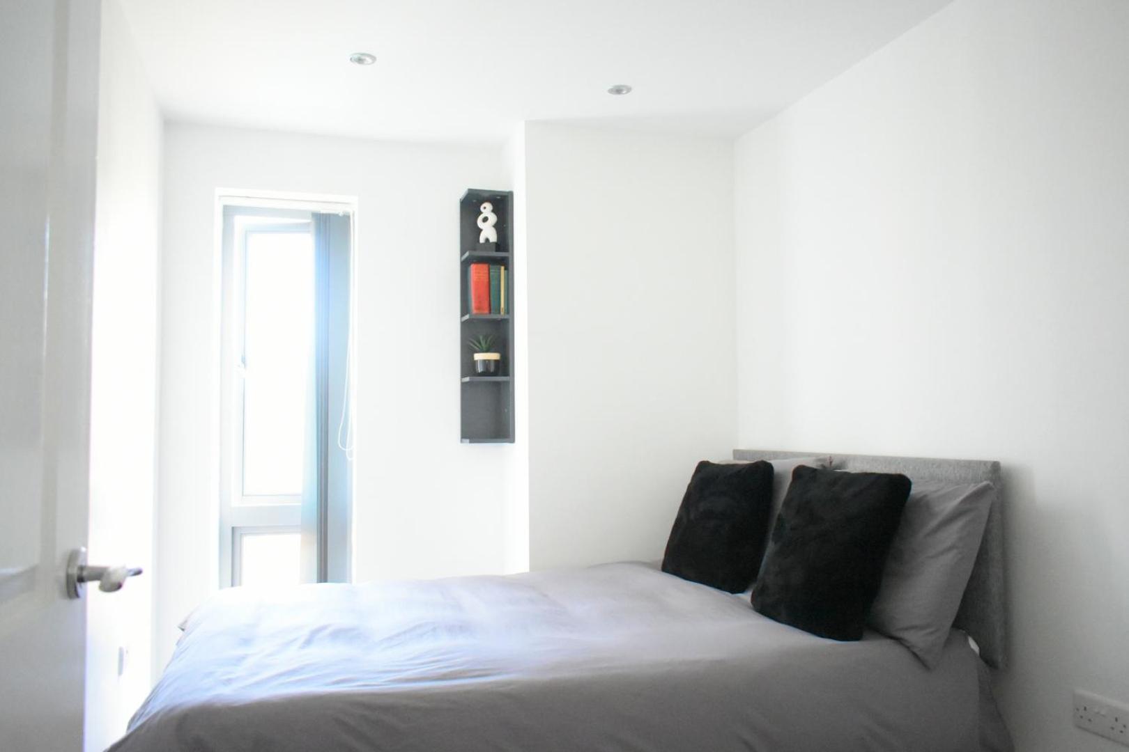 Luxury 2 Bedroom Northampton Townhouse With Balcony Εξωτερικό φωτογραφία