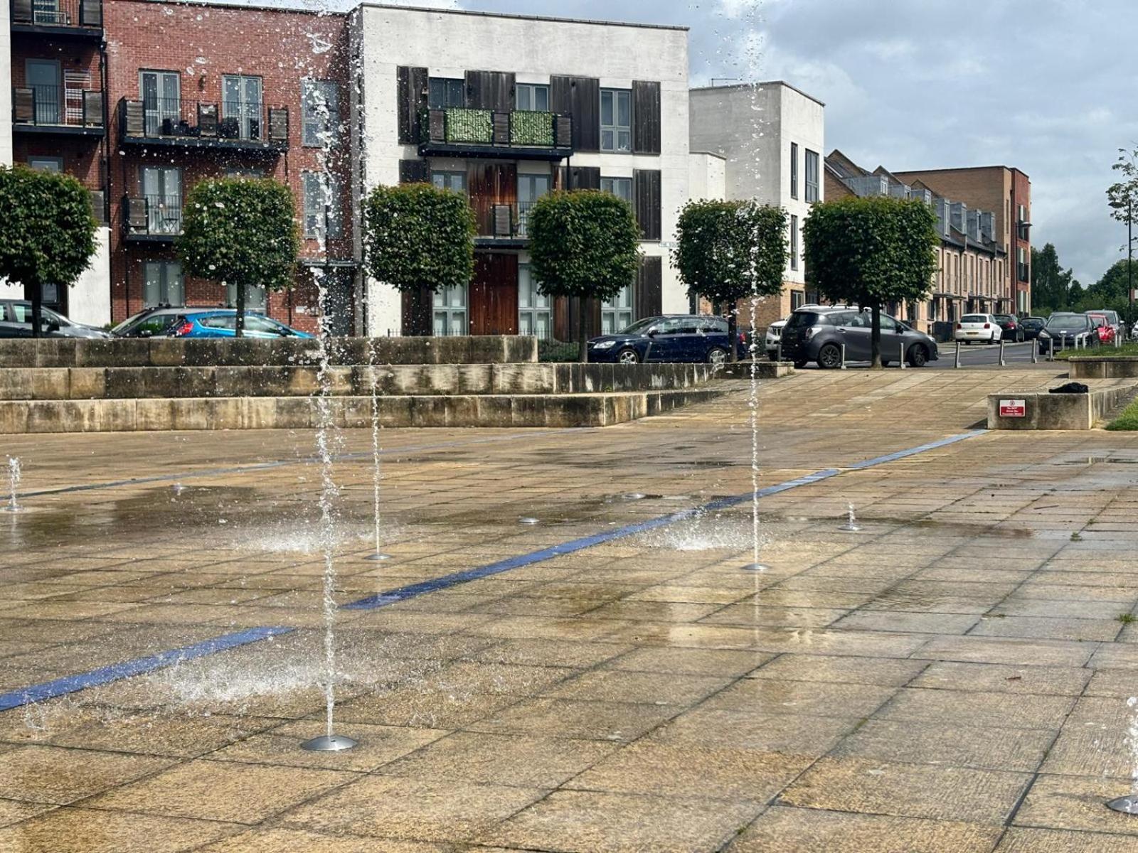 Luxury 2 Bedroom Northampton Townhouse With Balcony Εξωτερικό φωτογραφία