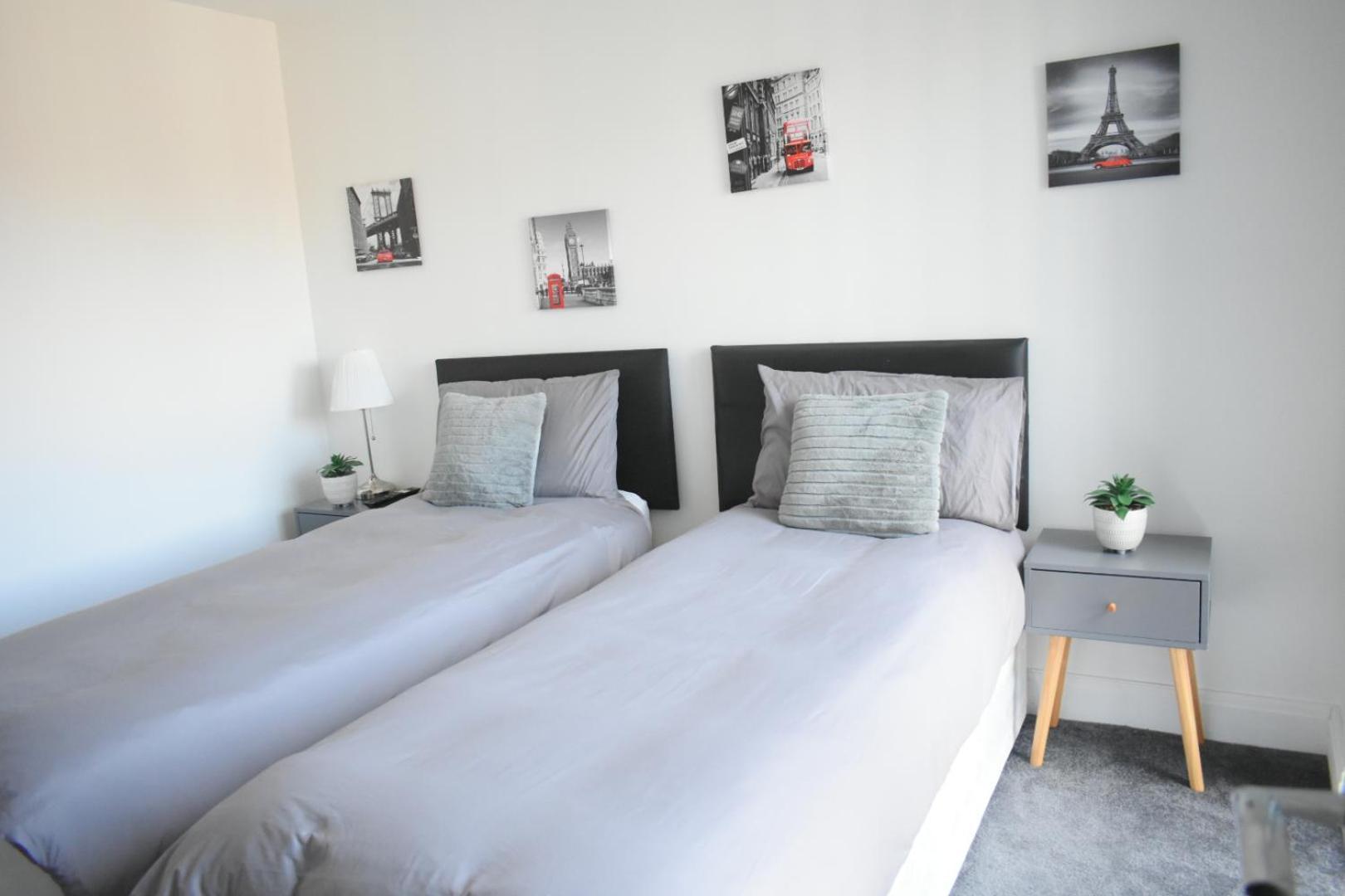 Luxury 2 Bedroom Northampton Townhouse With Balcony Εξωτερικό φωτογραφία